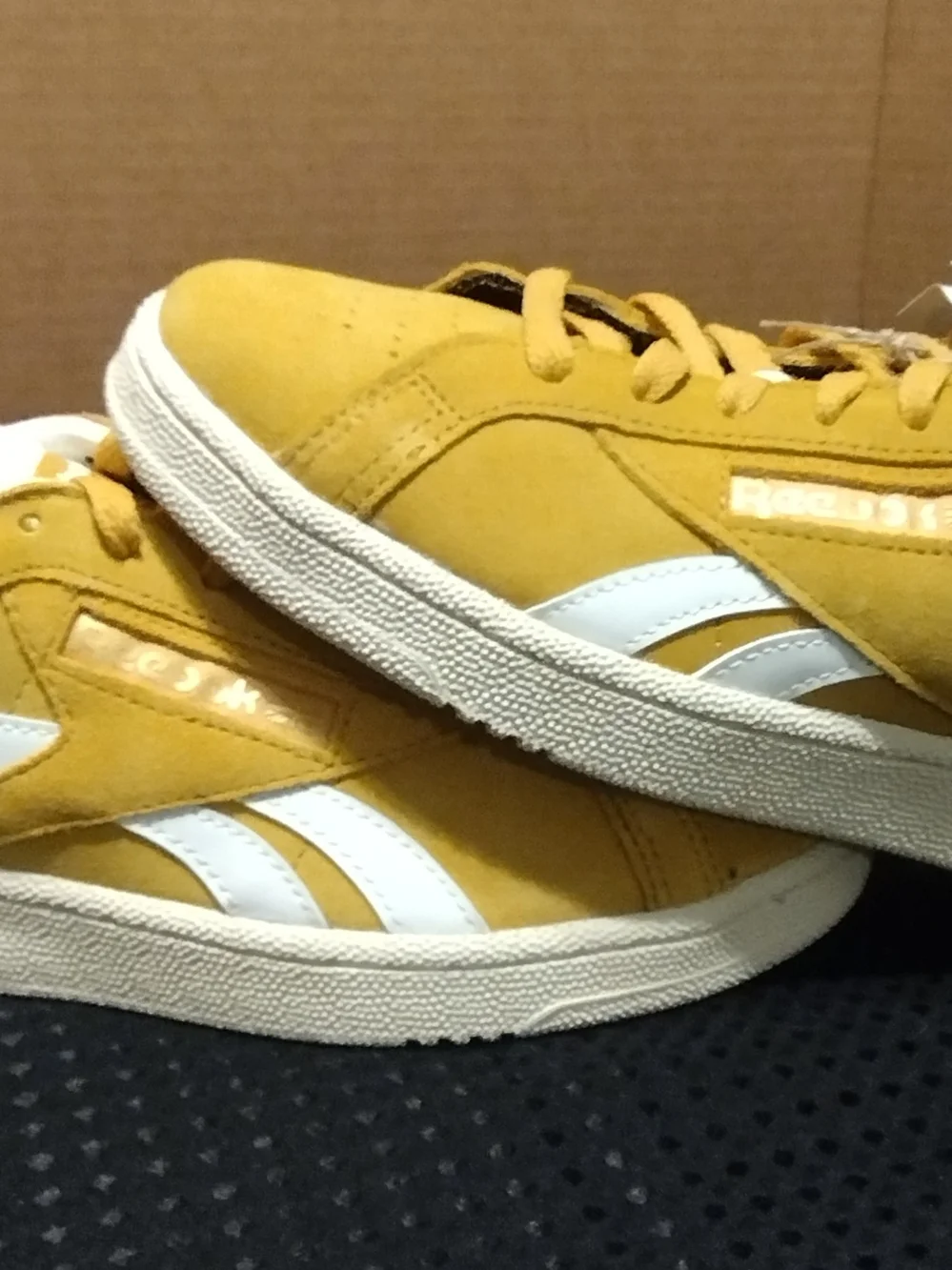 Reebok Classic Club Tennis Shoes Size 9 Heritage Gold Suede